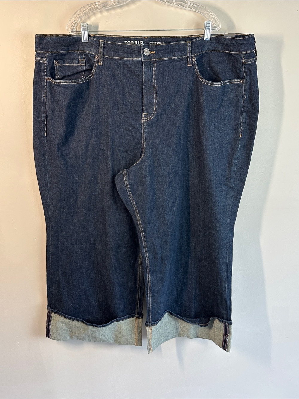 NWT Torrid Perfect Wide Leg Vintage Stretch Mid Rise Jeans Size 28S